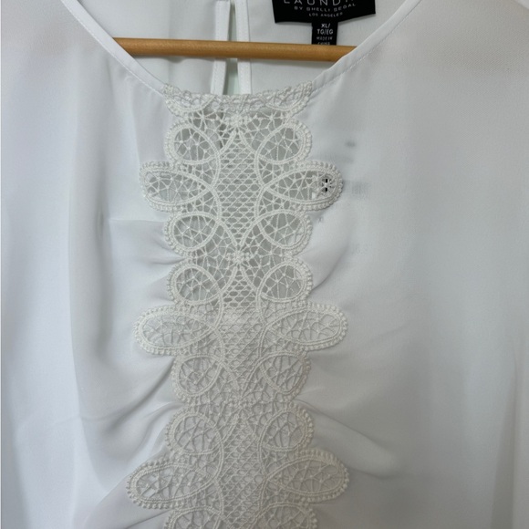NWT: White blouse with lace detail - Picture 3 of 4